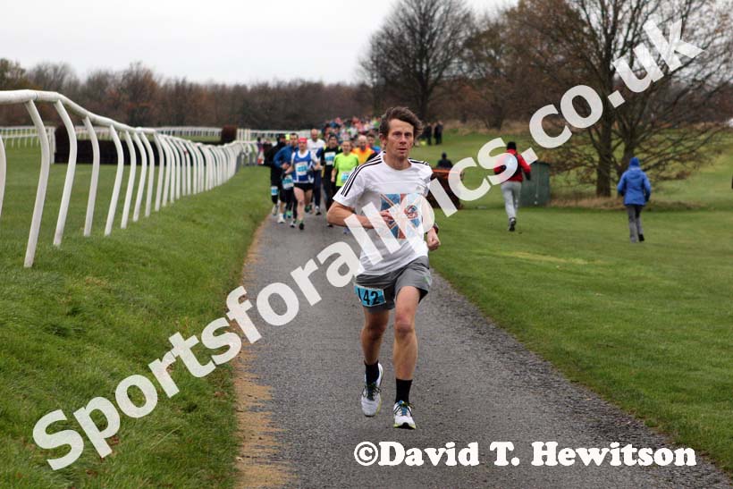Blue 142, Newcastle Racecourse Half/Marathon/50k, Newcastle Racecourse, Gosforth, Newcastle. Photo: David T. Hewitson/Sports for All Pics